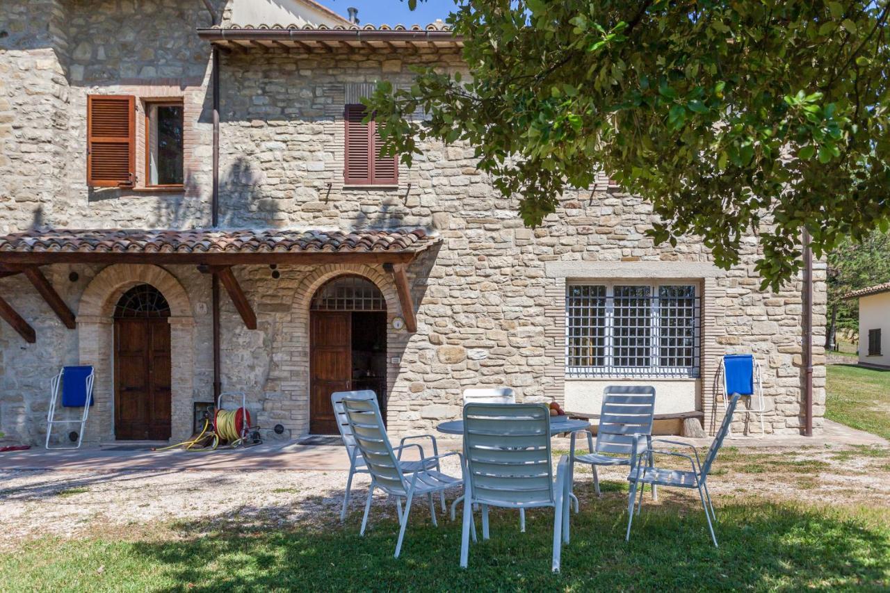 Villamena Assise Extérieur photo