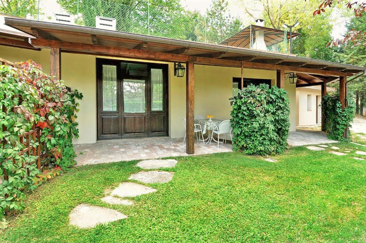 Villamena Assise Extérieur photo