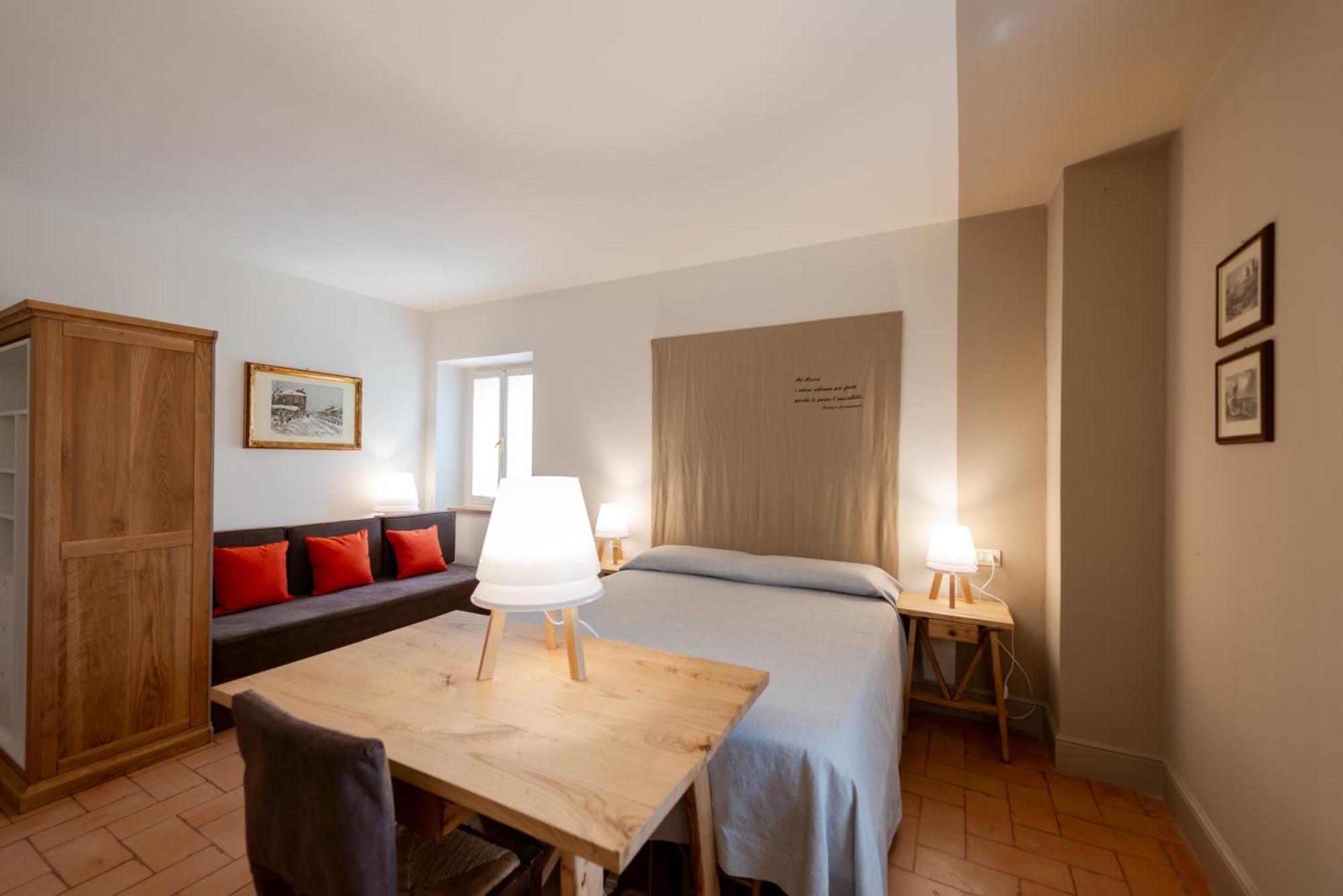 Villamena Assise Extérieur photo