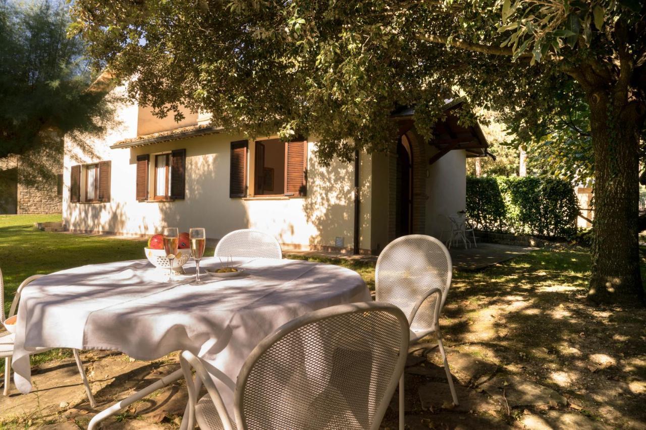 Villamena Assise Extérieur photo